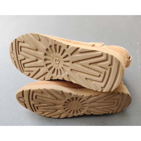 UGG  SIZE US 10 / 41 BOOTS KRISTIN CLASSIC CHESNUT BROWN SUEDE WEDGE ANKLE - Picture 7 of 13